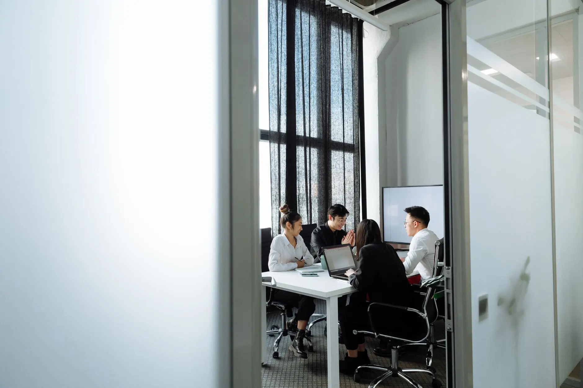 传真服务器与短信网关选型指南：华南企业通信硬件配置方案